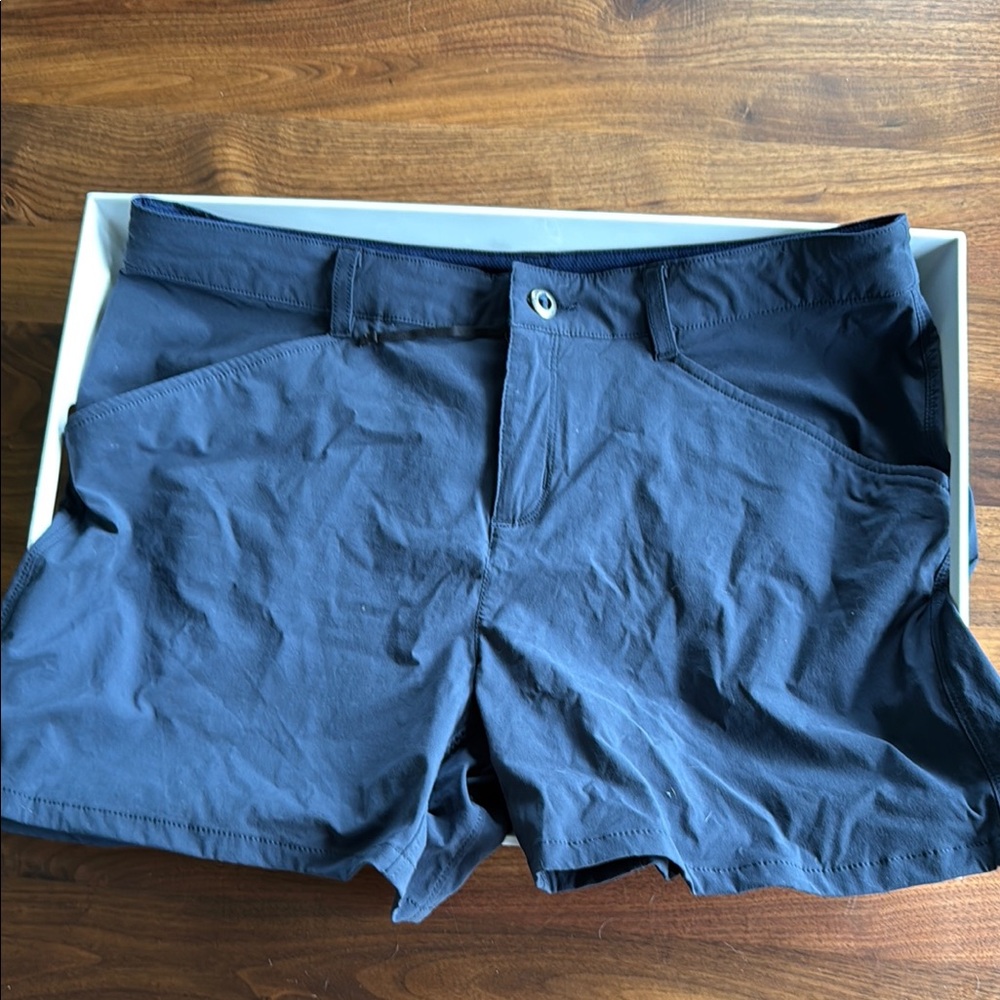 Patagonia Women's Athletic Shorts - Navy Blue in size 12